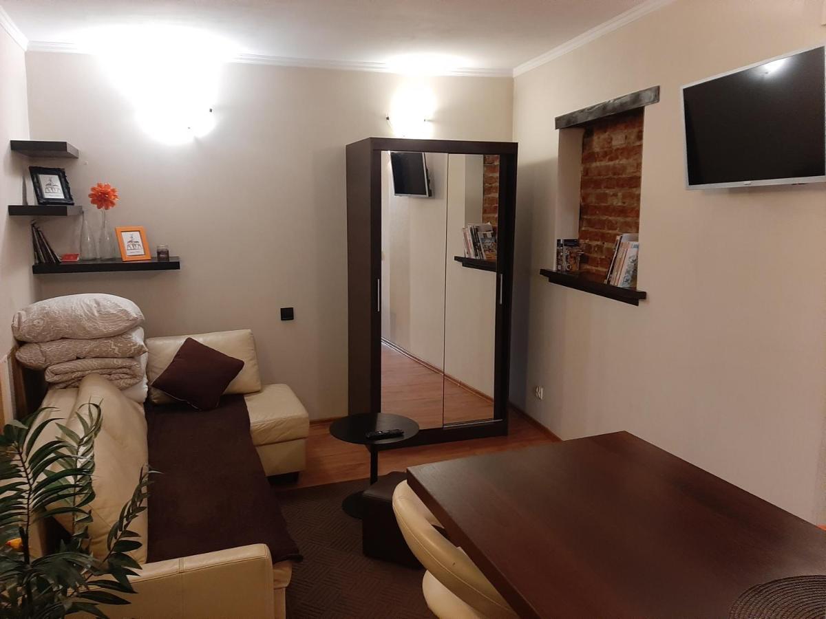Z prywatnym ogródkiem Centrum Jelenia Góra Exterior foto